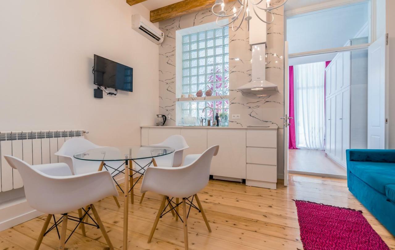 Irina'S Cozy Apartment #21 Tbilisi ภายนอก รูปภาพ